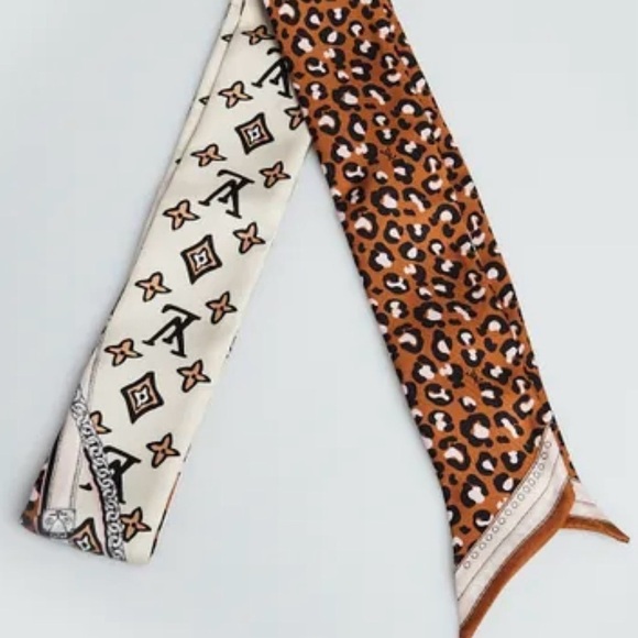 Louis Vuitton Creme Silk Wild at Heart BB Bandeau Scarf - Picture 2 of 8